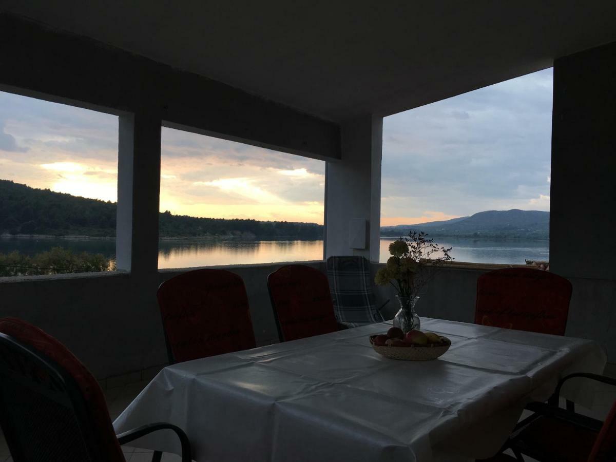 Carpe Diem Jadrtovac Buitenkant foto